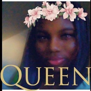 Meet your Posher, Leona